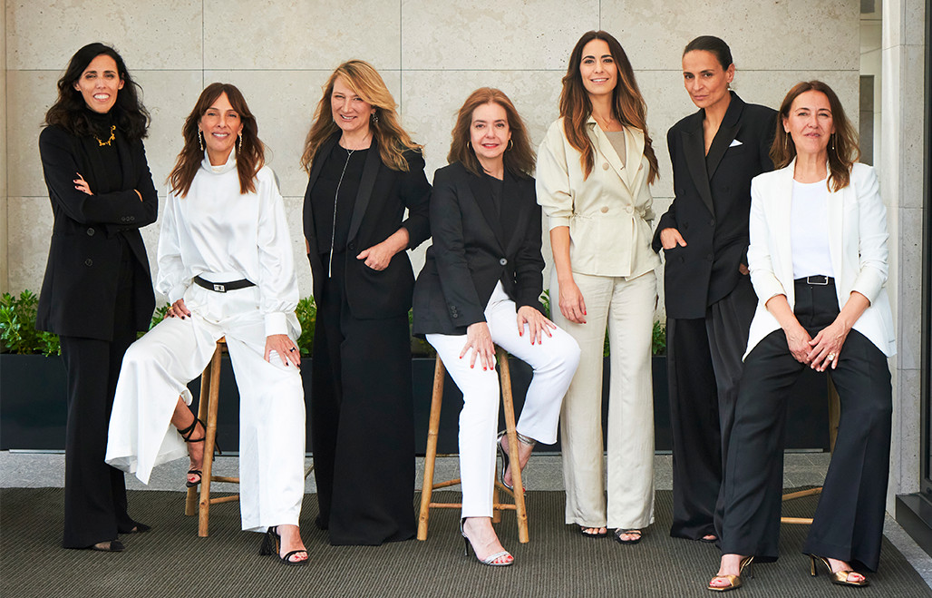 Foto grupal de Benedetta Poleti, Yolanda Sacristán, Joana Bonet, Lourdes Garzón, Ana Núñez-Milara, Inmaculada Jiménez y Olga Ruiz.