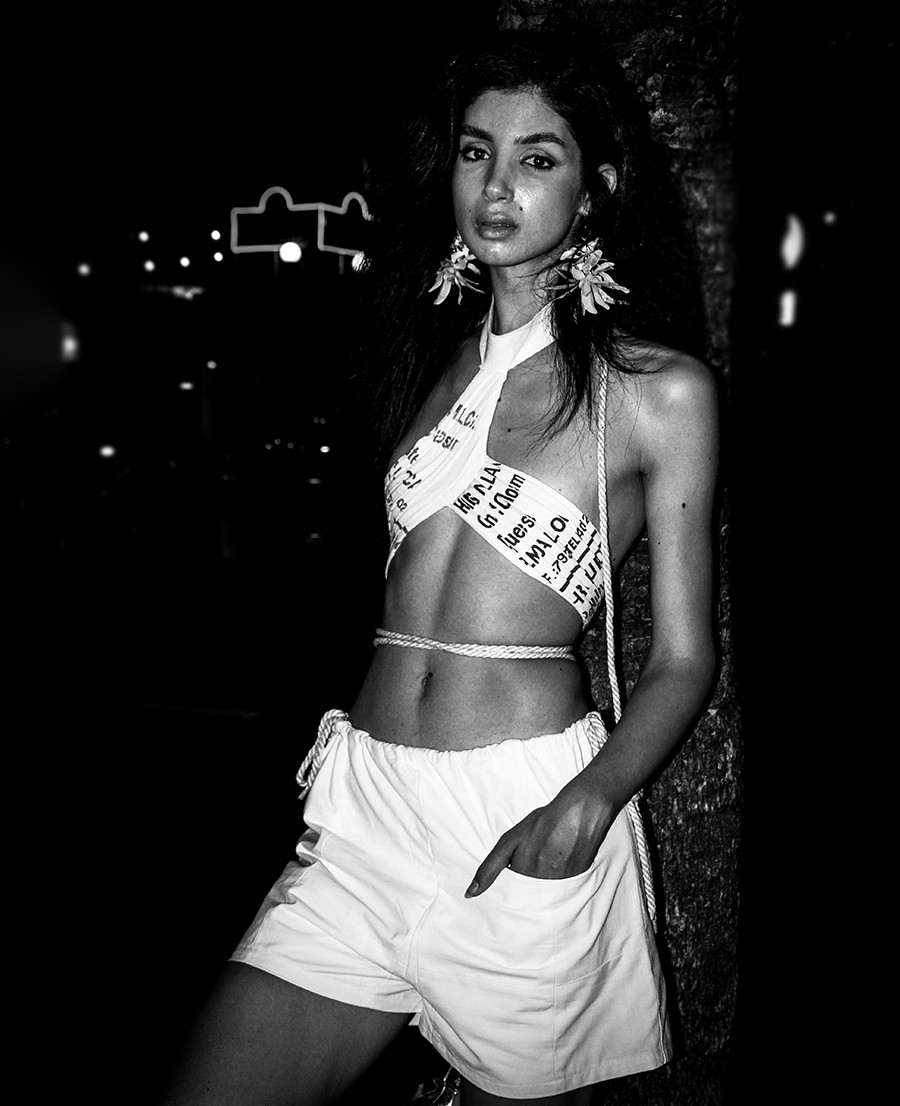 La modelo Victoria de The Tribe Models con conjunto Sofía Binimelis